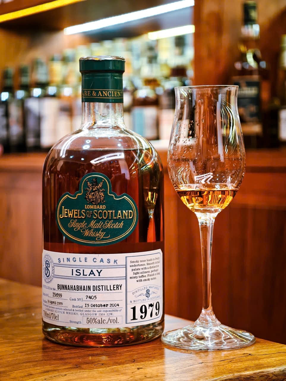 Lombard Jewels of Scotland Bunnabhahain 1979 2004 25 Years Old 50% Cask 7405 — bottle label