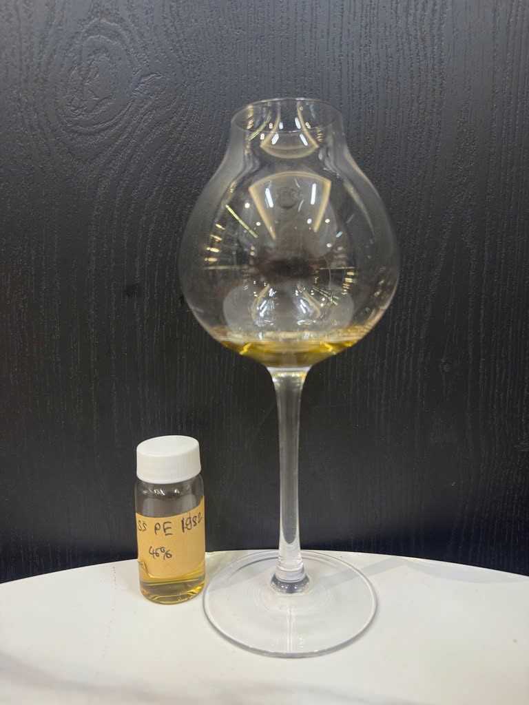 Client photo: Silver Seal Port Ellen 21 years; tasting sample and glass.