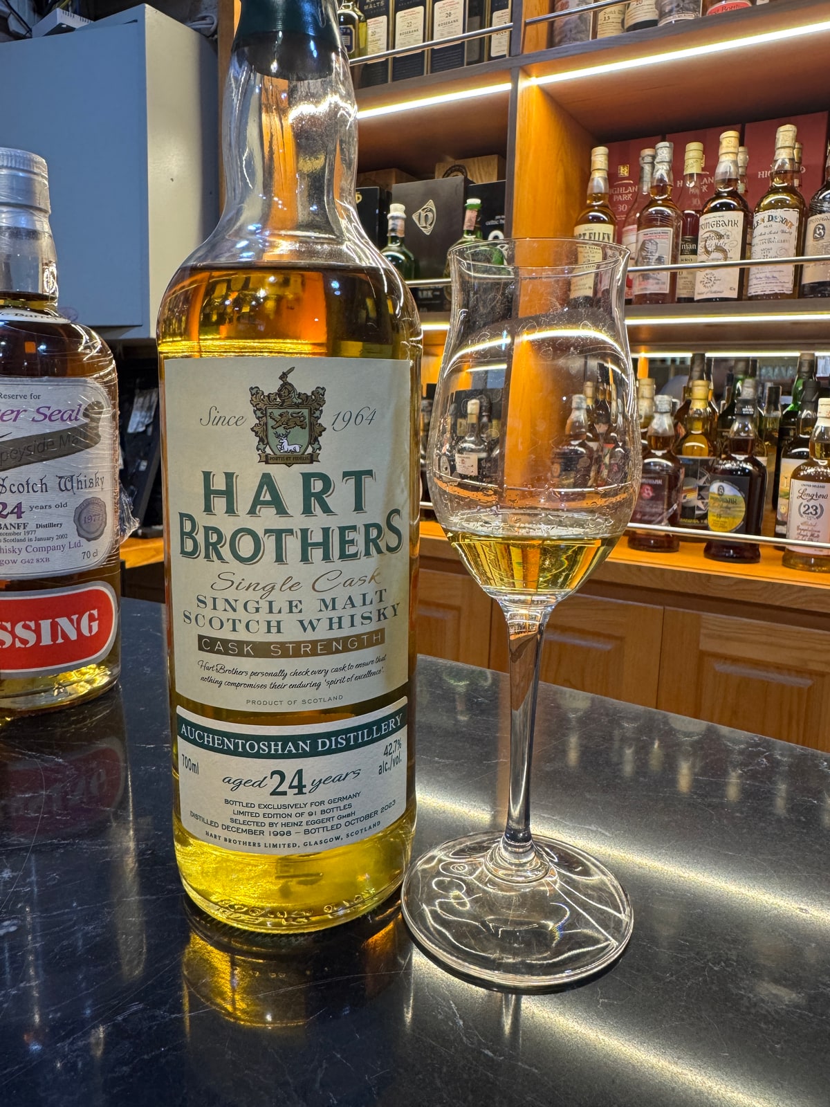 Client-supplied Hart Brothers Auchentoshan, distilled December 1998 and bottled October 2023, 42.7%.