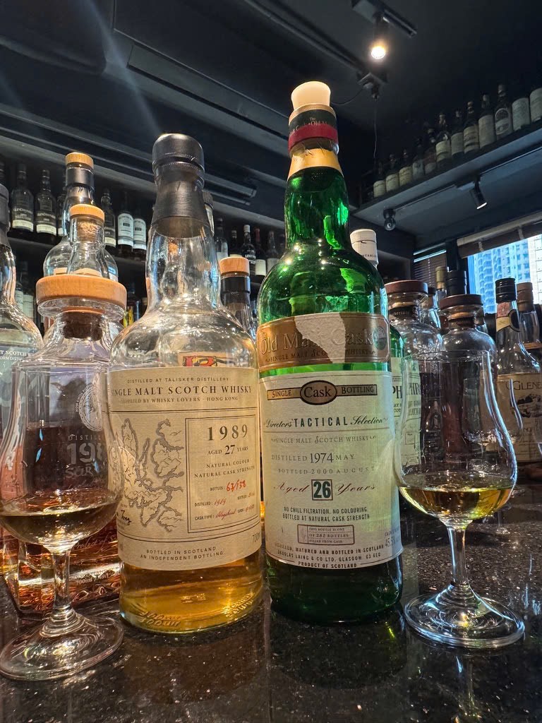 Client photo: Old Malt Cask Talisker 1974, 26 years, on the right; a separate Old Malt Cask bottle on the left.