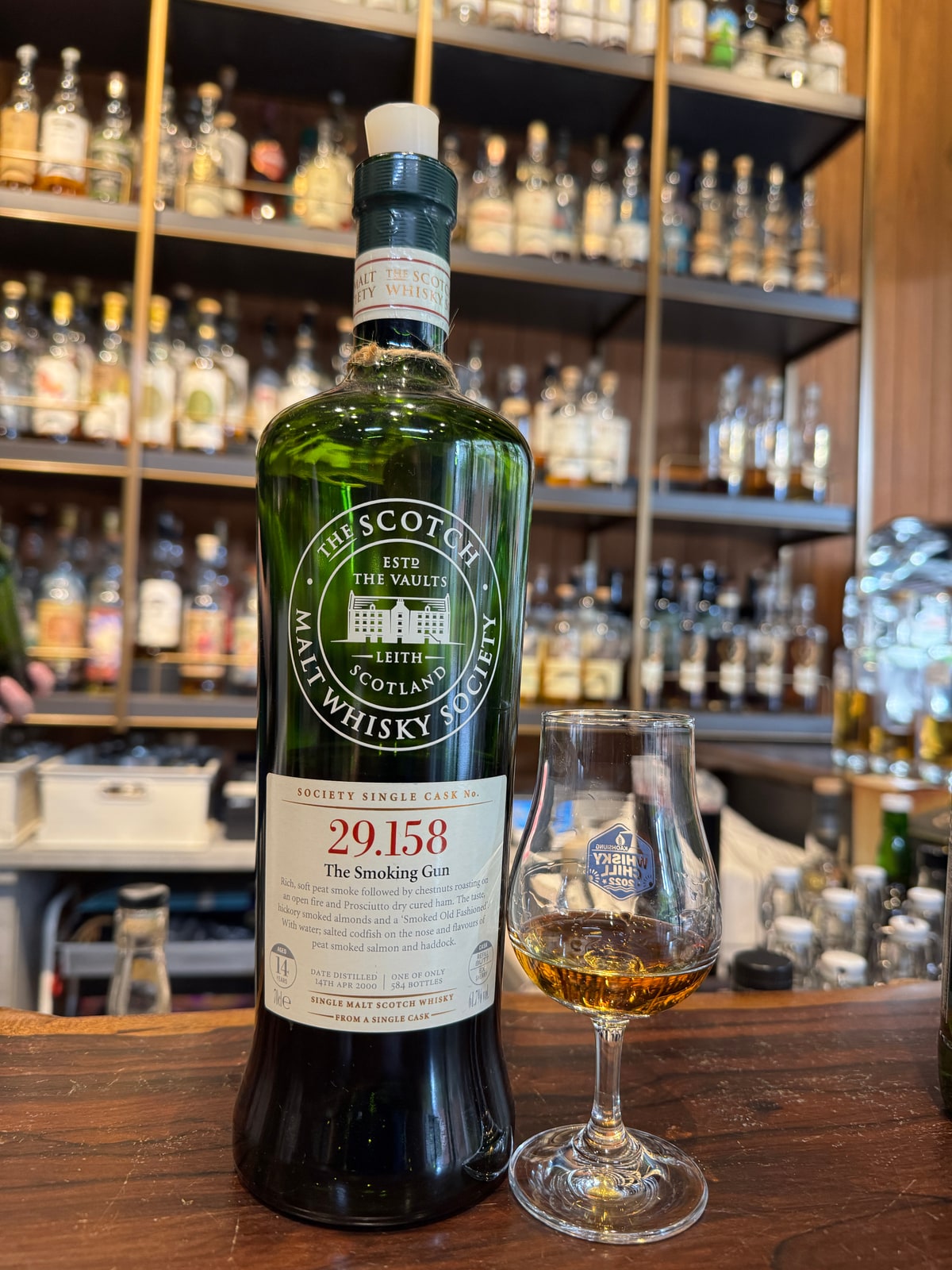 Illustrative image · Illustrative client photo: SMWS 29.158 “The Smoking Gun”, 14 years, with glass; a different cask from the reviewed 29.68 release.