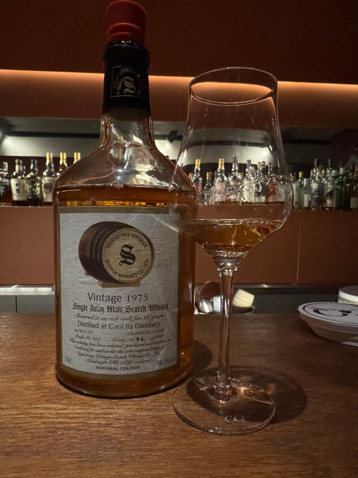 Signatory Vintage Caol Ila 1975 2001 26 Years OId 58,1% — foreground bottle label