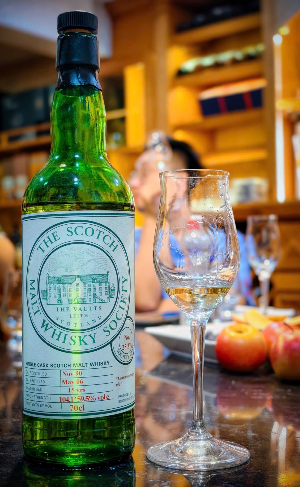Client photograph of SMWS 25.37 'Lemon meringue pie' Rosebank 1990 2006 15 Years Old 59,5%.