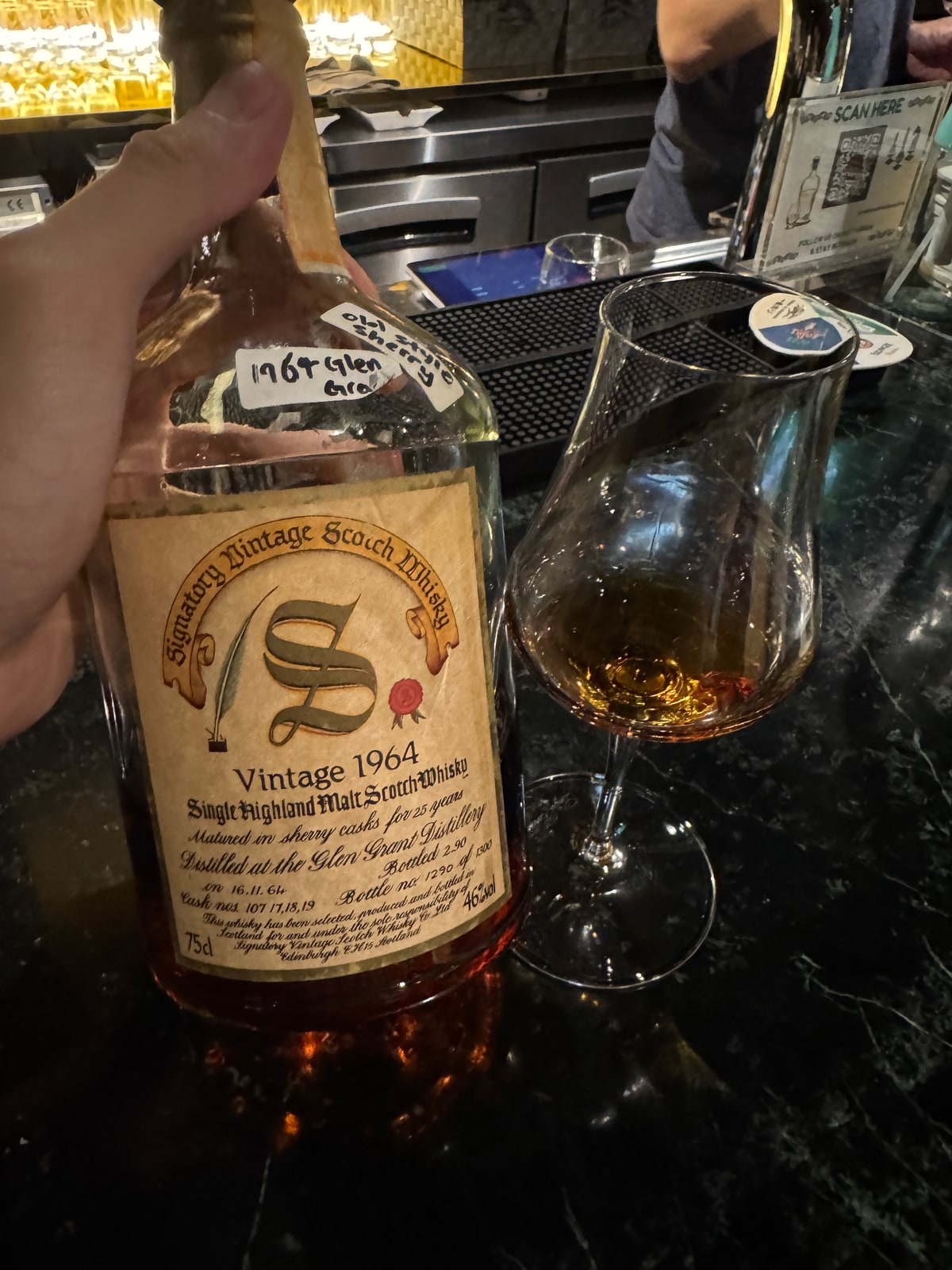 Signatory Vintage Glen Grant 1964 1990 25 Years Old 46% — bottle label