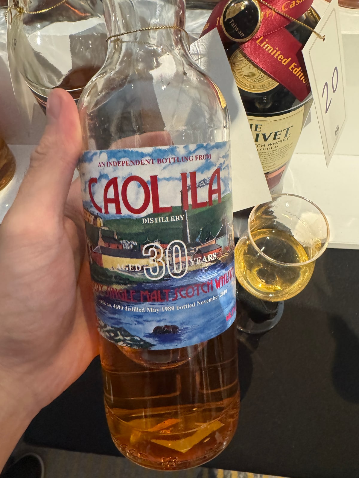 Illustrative image · Illustrative client photo: Caol Ila 1980/2010, 30y, 60.1%, cask 4690; bottler unverified.