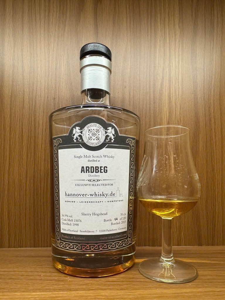 Client photo: Malts of Scotland Ardbeg 1998/2015, 56.9%, cask MoS 15076, selected for hannover-whisky.de, with glass.