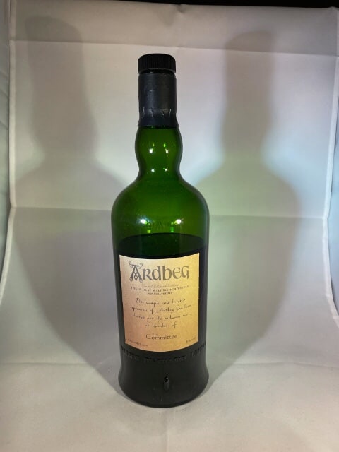 Illustrative image · Illustrative bottle photo: Ardbeg Committee bottle. Representative of the reviewed product line; the exact reviewed release is not confirmed by this image. Source: William’s Whisky Database.