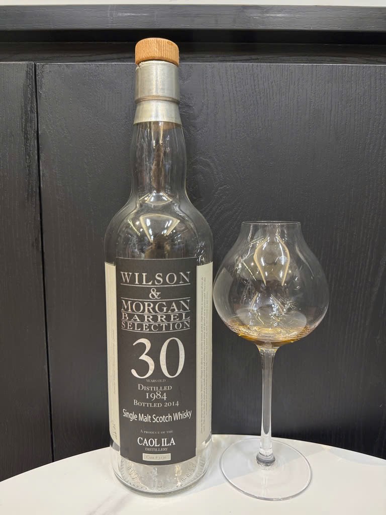 Client photo: Wilson & Morgan Caol Ila 1984, 30 years; bottle view.