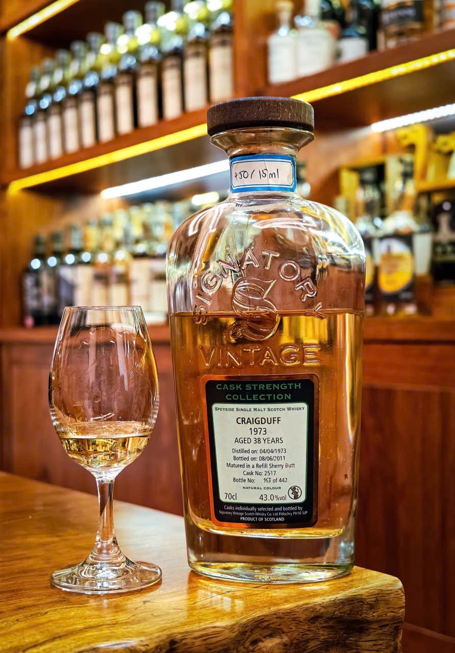 Signatory Vintage Craigduff 1973 2011 38 Years Old 43% Cask 2517 — bottle label